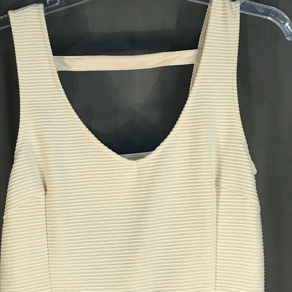American Eagle Dress Pleated Ribbed Open back Women size 8. Cream - Picture 4 of 10